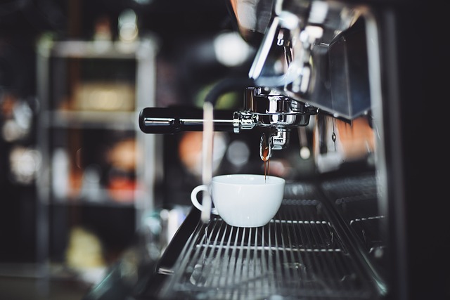 Jak wybrać idealny ekspres do kawy dla swojej firmy?