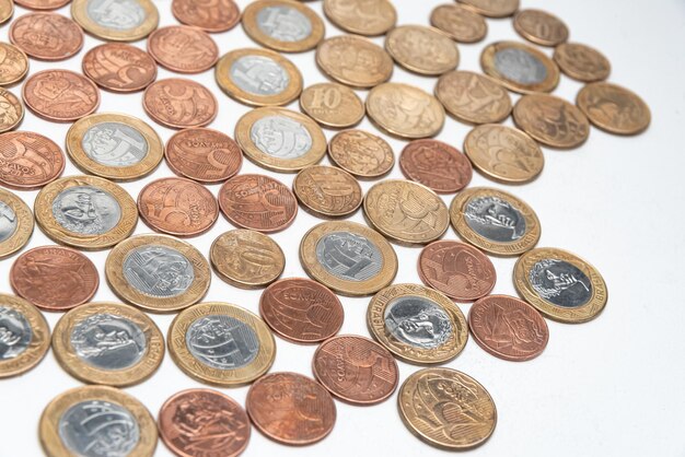 Jak przechowywać monety kolekcjonerskie – przewodnik dla numizmatyków